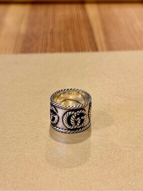 Gucci Silver Rope-Trim Floral Band Ring